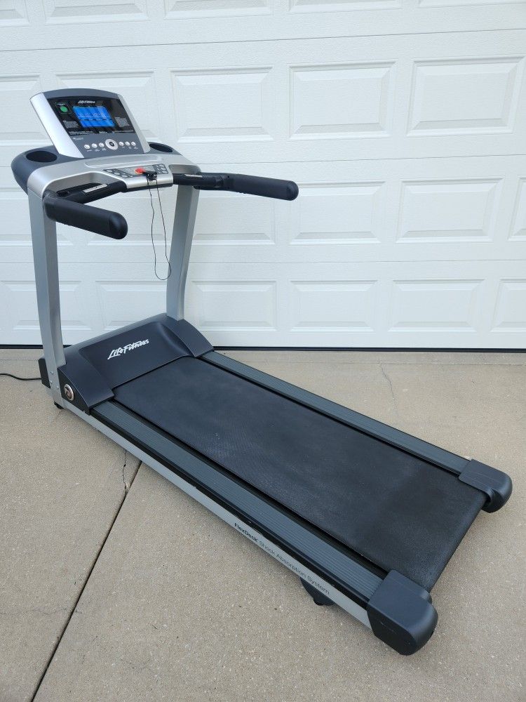 Life Fitness Commercial T3 Treadmill