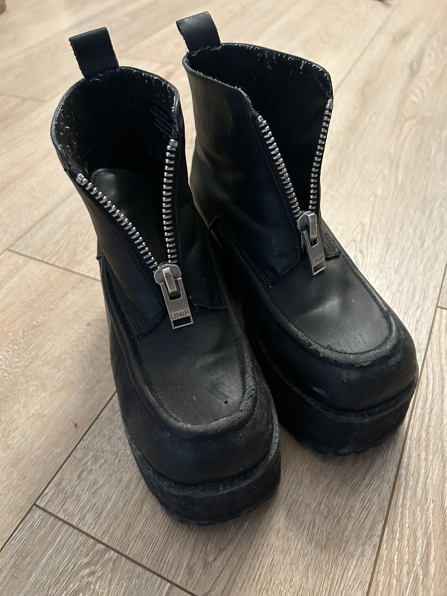 Unif Alex Boots Women Size 5