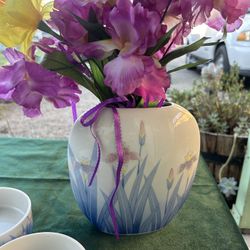 $20-Set Of 4 Otagiri (OMC) Porcelain Flat Vase & Stackable Serving Bowls