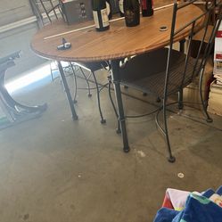 Kitchen table With chairs 