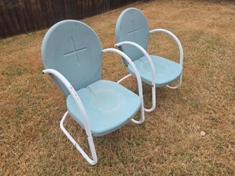 Vintage Metal Lawn Chairs – Set of 2