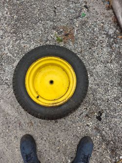 ((READ AD))(($40 EACH))((22X9.50X12 REAR Johndeere Wheel)) Riding Mower