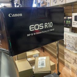 Canon R10 With 18-150mm 