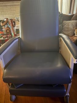 Hospital chair