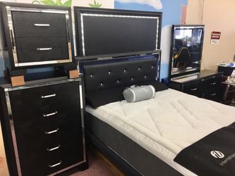 💥HUGE Furniture Sale!💥 Brand New 5PC Queen Size Bedroom Set! $50 Down Takes It Home Today!