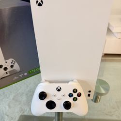Xbox Series X Digital Edition 1TB White – Like New + Accessor