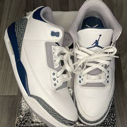 Midnight navy Jordan 3s