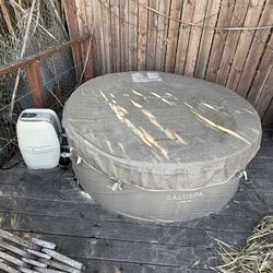 Saluspa Laguna Hot Tub