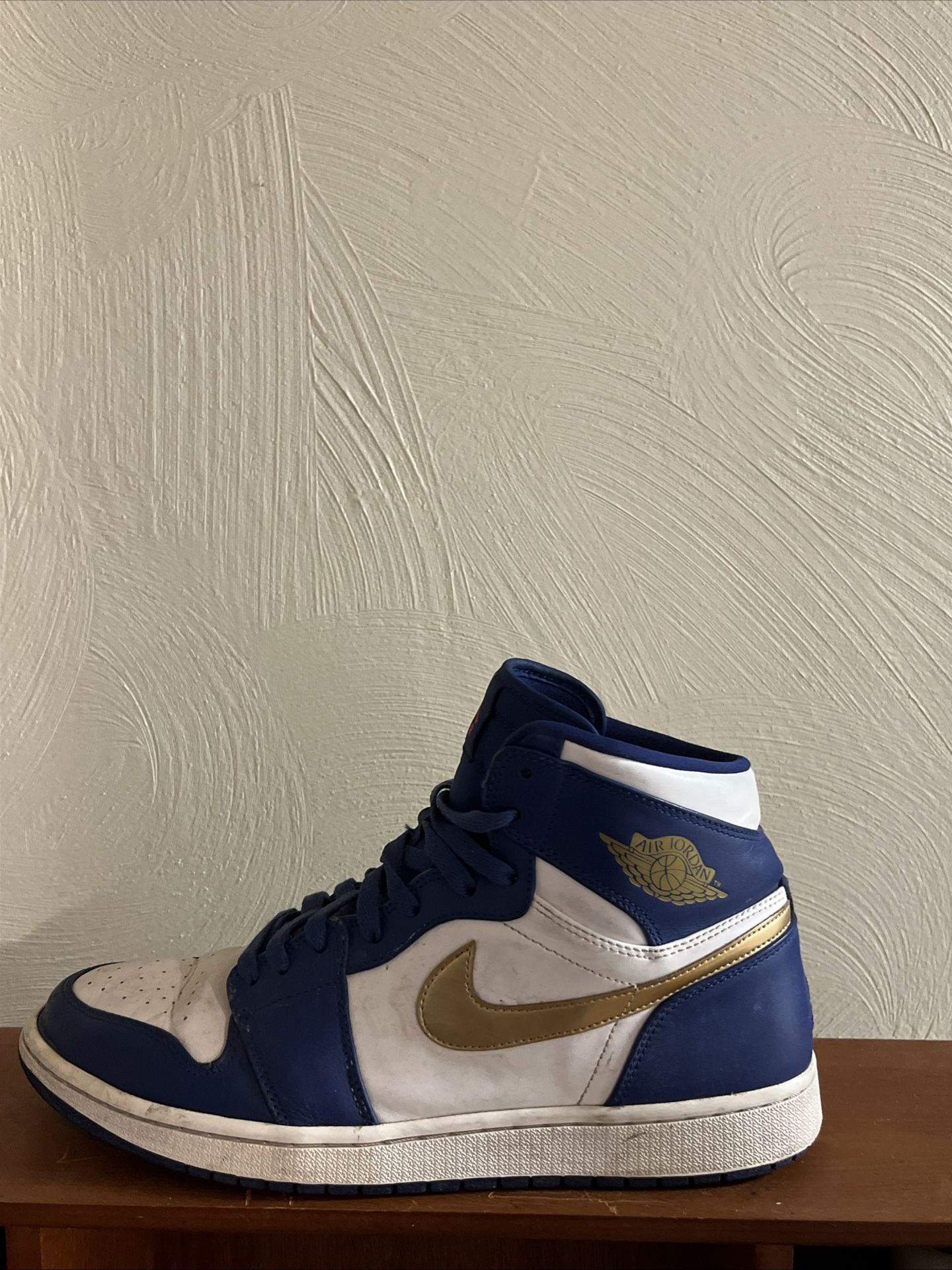 Men’s Athletic Shoes