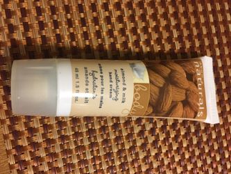 Almond and milk pocket book size lotion
