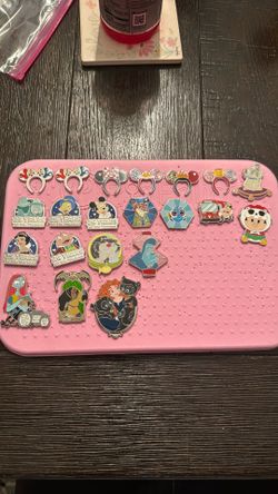 Disney Pins Hidden Mickey pins