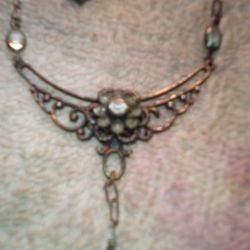 VICTORIAN STYLE DROP NECKLACE/CHOKER