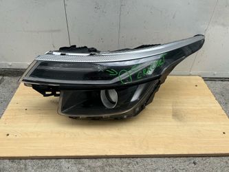 Kia Seltos Driver Left Headlight Halogen w/LED  2024 - 2025 Used Oem