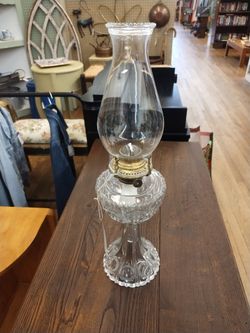 Vtg Peacock Pattern Oil Lamp