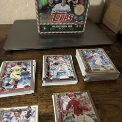 2025 Topps Holiday Baseball Mega box (open box)