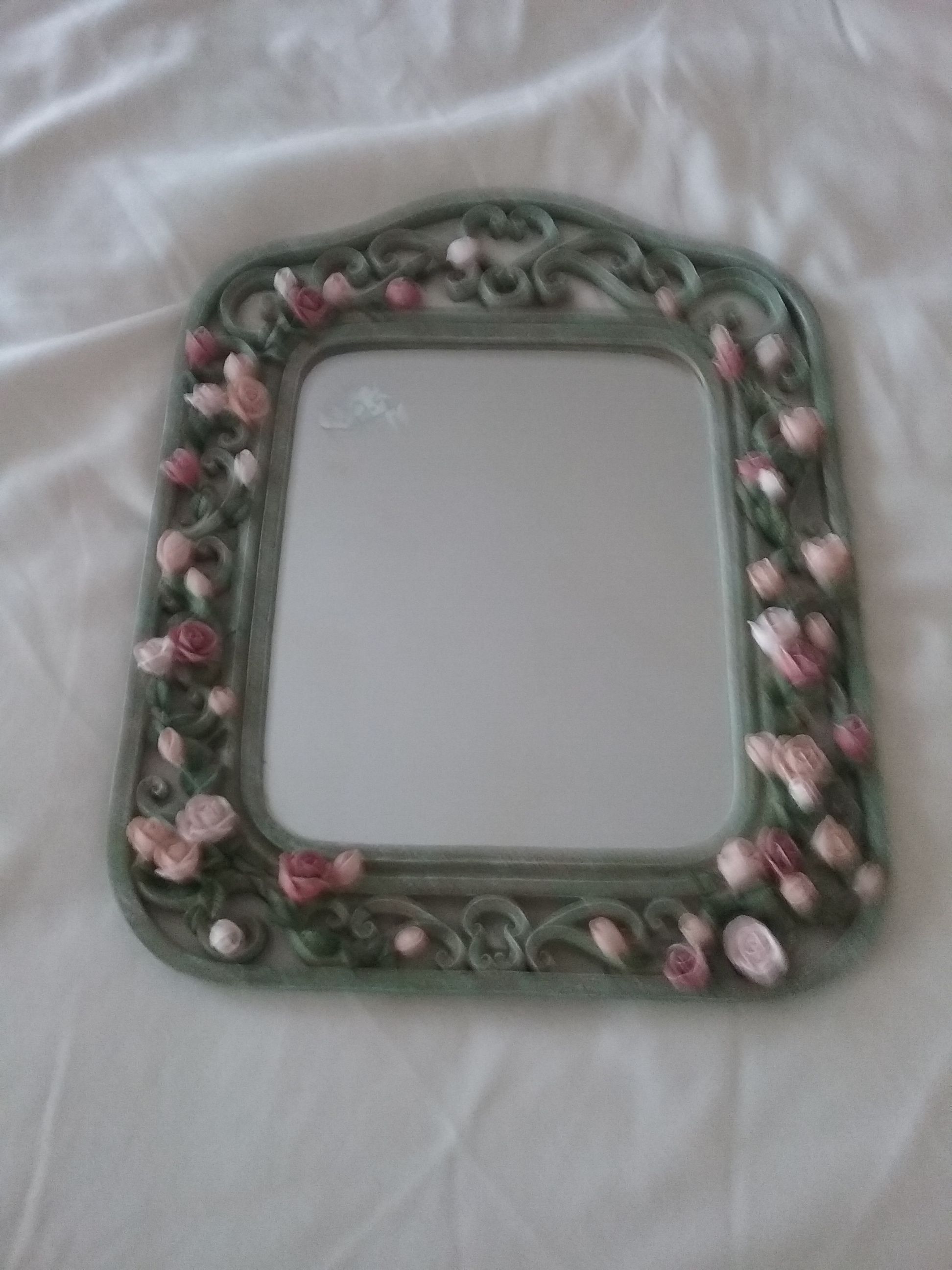 Mirror stand up