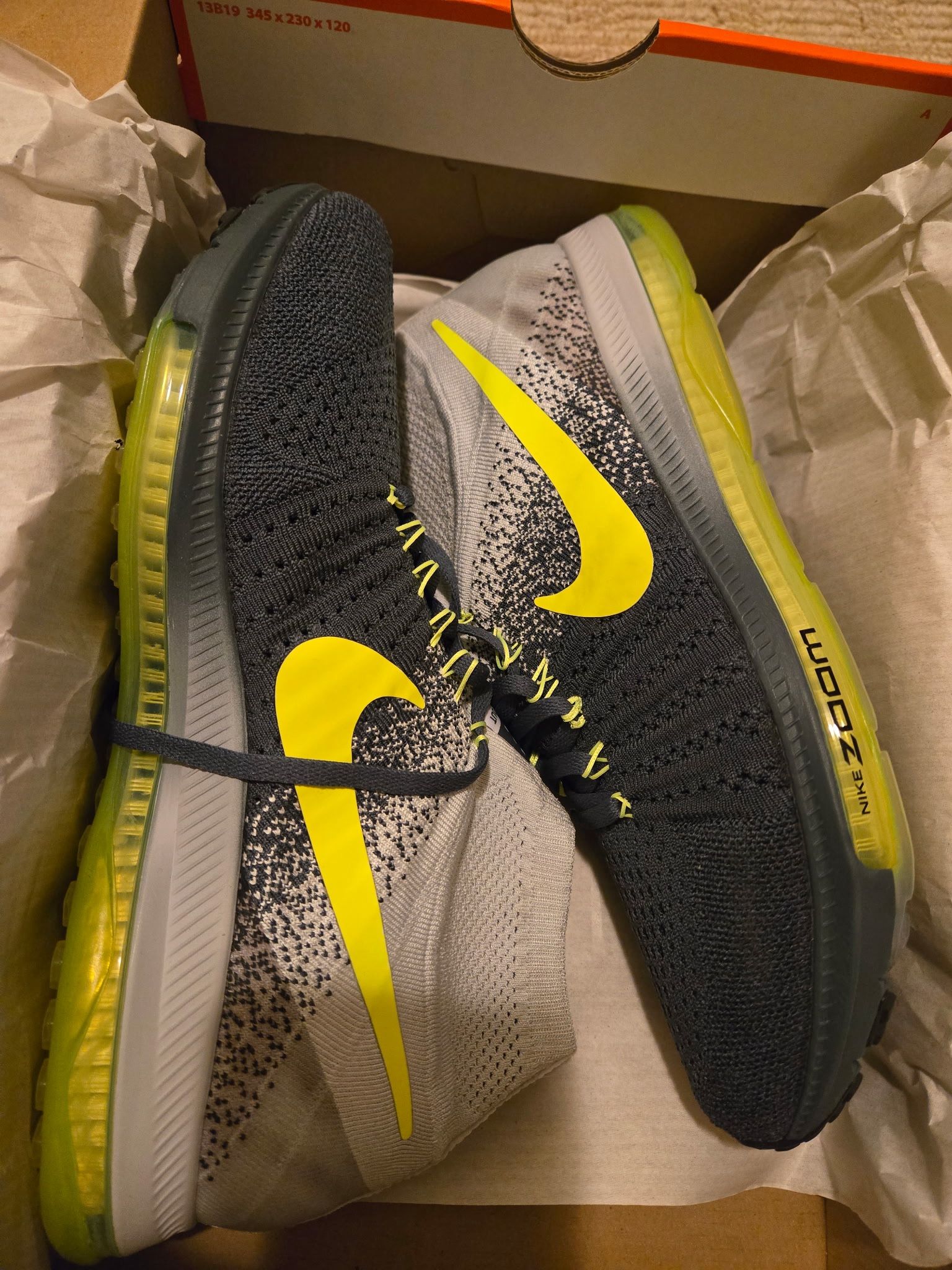 Size 9.5 Nike Zoom All Out Flyknit