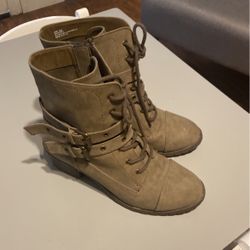 Brown Women Boots 