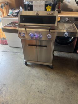 Bbq grill gas propane monument with side burner