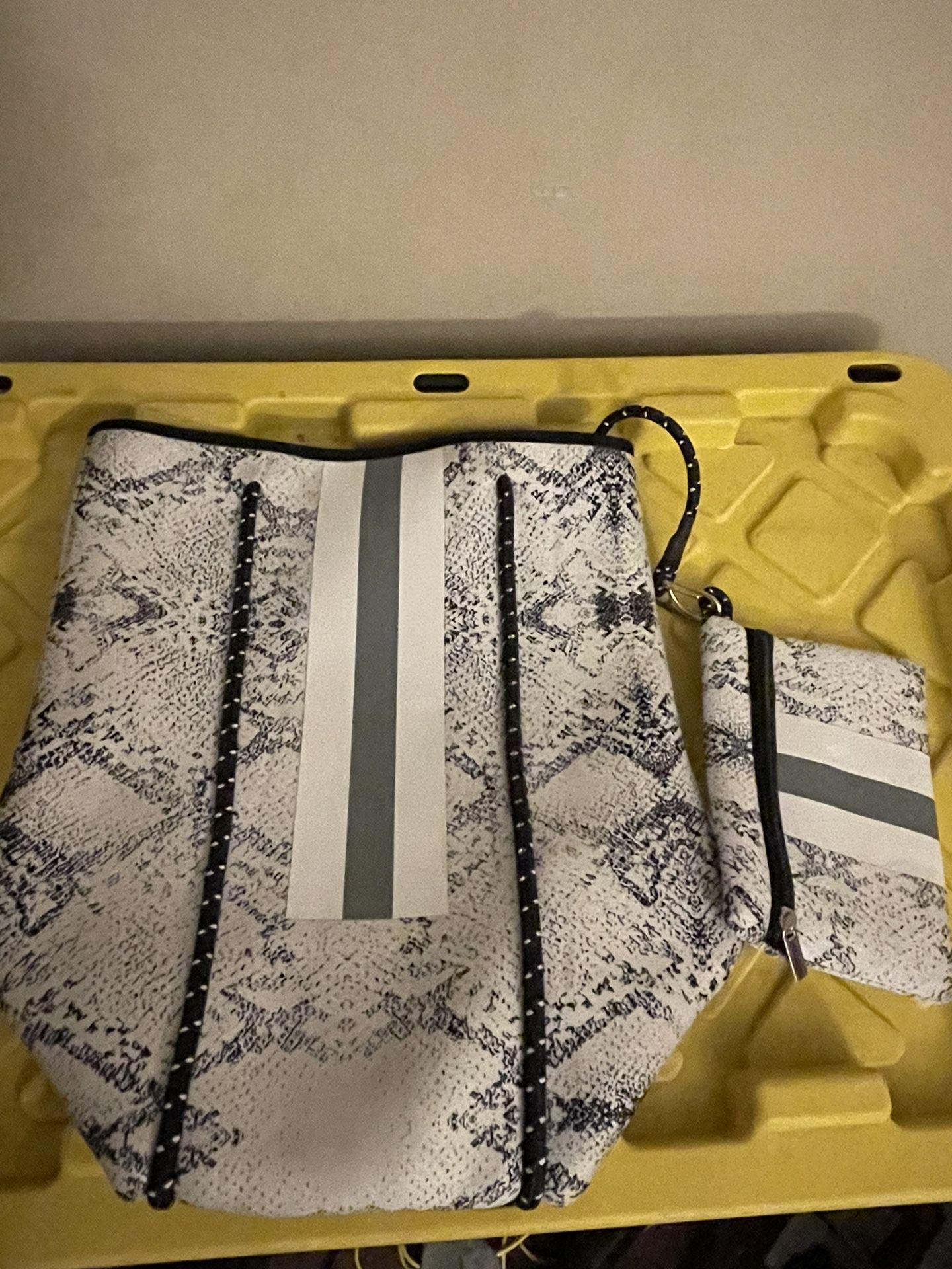 Women’s Bag Never Used 