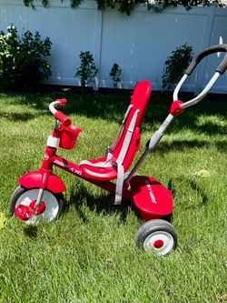 RADIO FLYER 4 in 1 Stroll & Trike