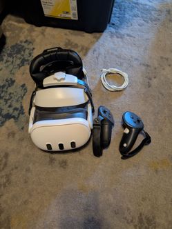 Metaquest 3 128 GB + pro head strap and controller covers