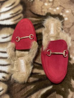 Women’s Faux Fur Slippers Size 6