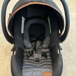 Car Seat And Two Bases For Sale 
