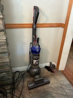 Free - Dyson vacuum cleaner
