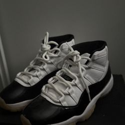 jordan 11s gratitude size 9.5