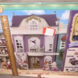 NEW Calico Critters Town Series Elegant Town Manor Gift Set, Dollhouse Playset NEW