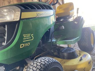 John Deere Riding Mower D110