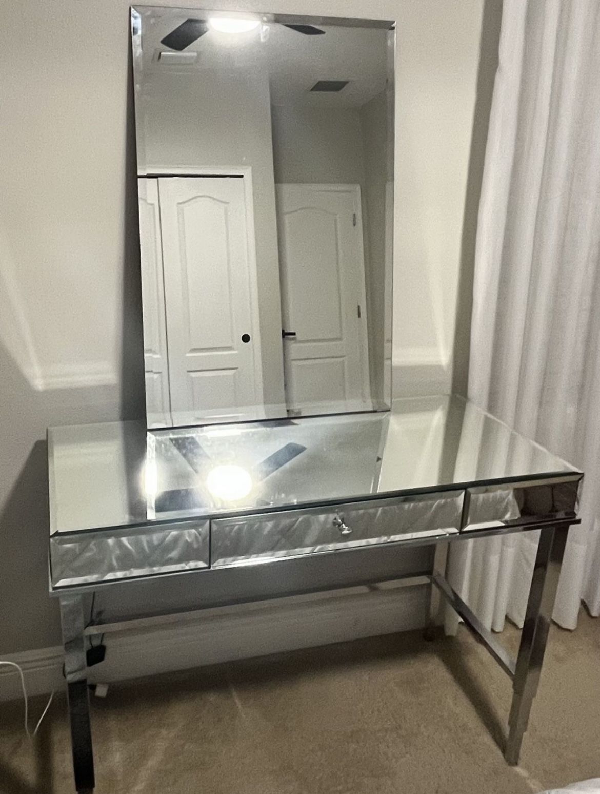 mirrored dressing table with mirror