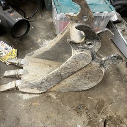 12” Excavator Bucket Deere Or Hitachi