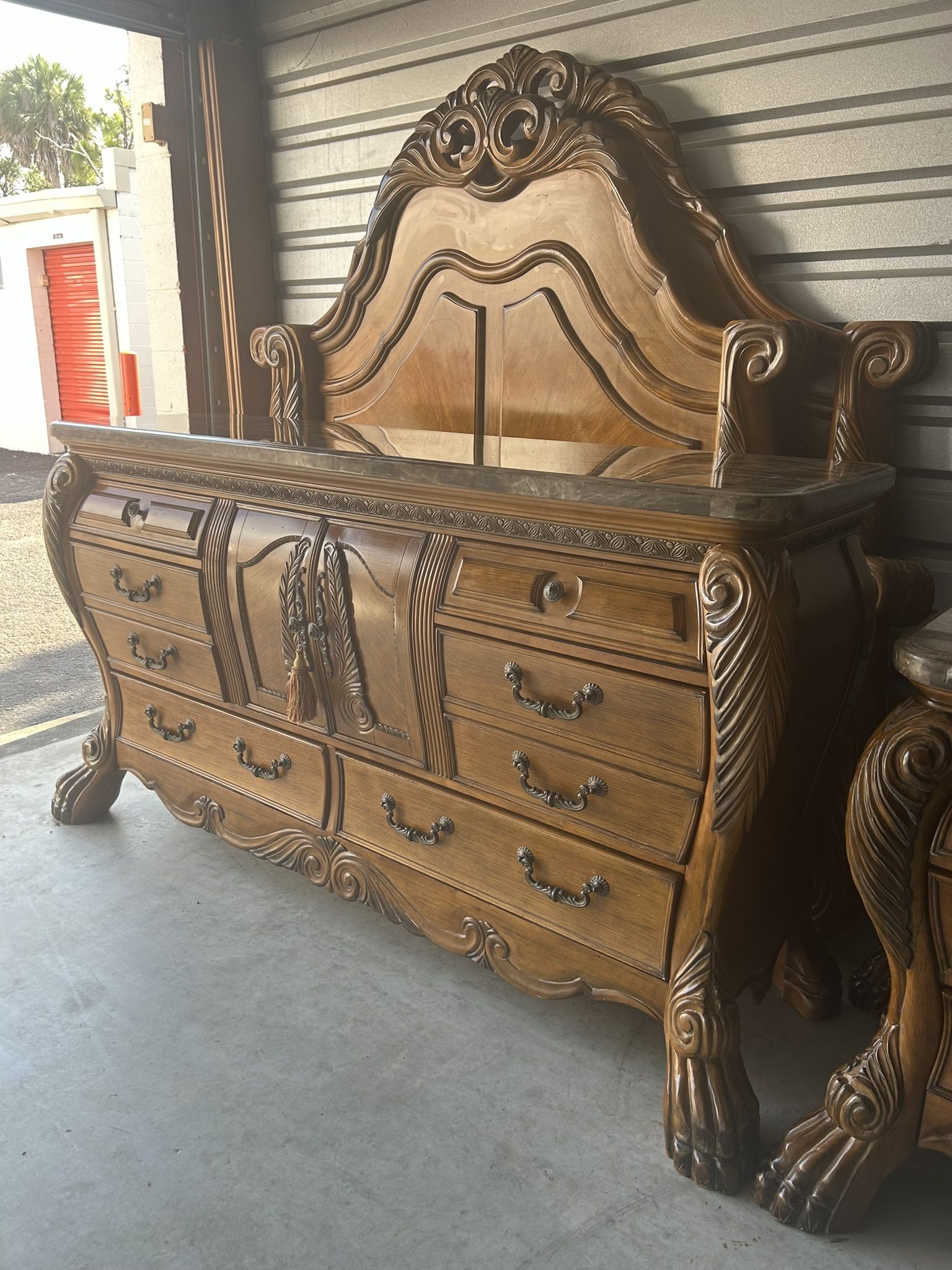 Michael Amini Queen Size Bedroom Set Eden Collection ( Deliver Available