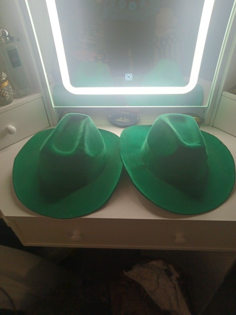 2 Straw Feddero's & 2 Green Felt Cowboy Hats For Halloween