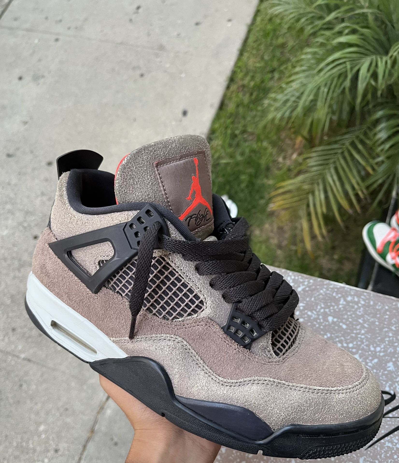 Jordan 4 Taupe Haze