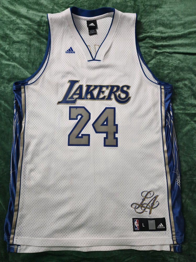 Rare KOBE BRYANT 24 Lakers ADIDAS jersey Large for Sale in