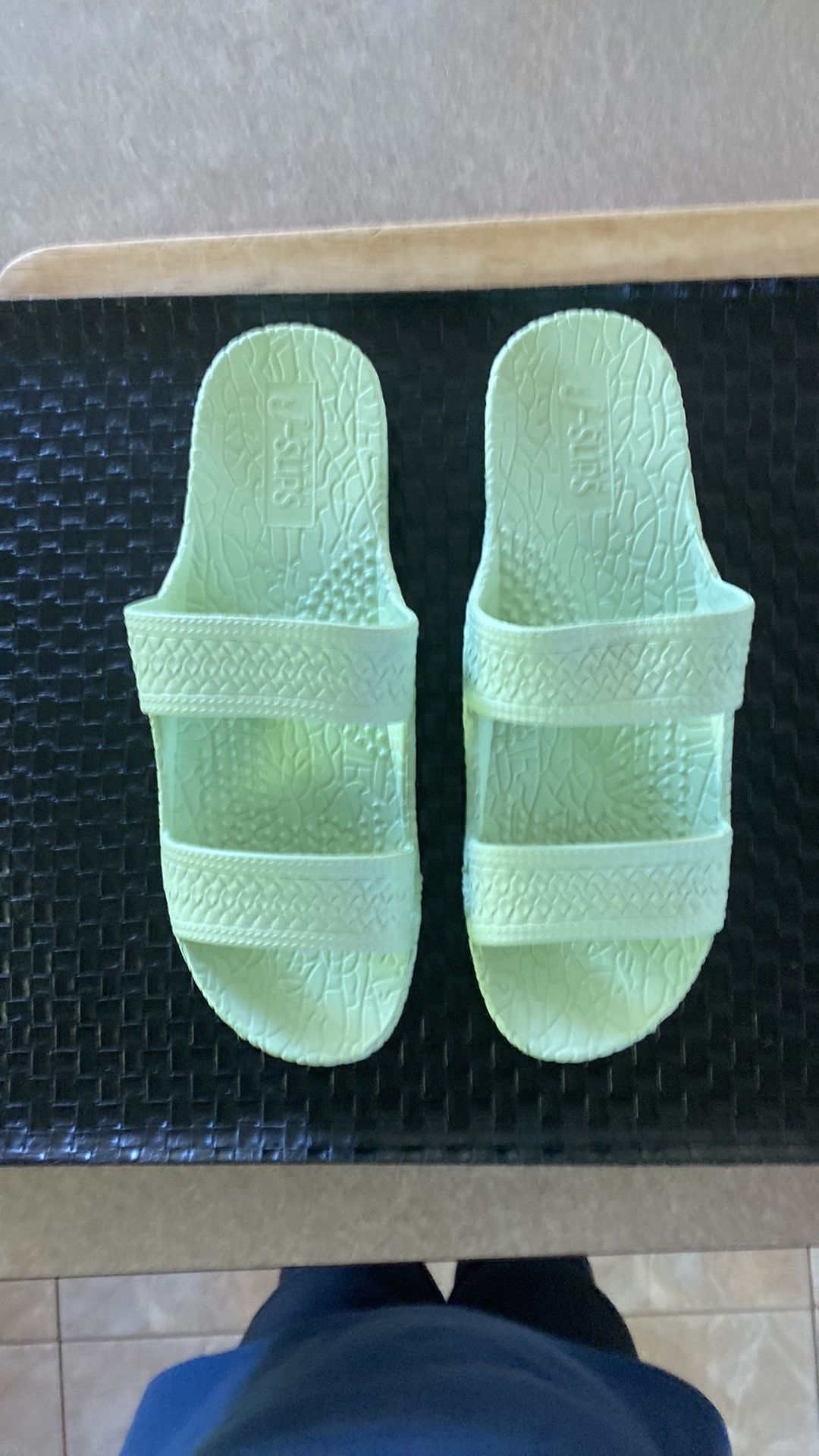 Beach Sliders Sz 8.5-9.0