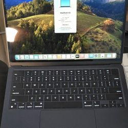 2022 M2 MacBook Air 8gb, 256gb