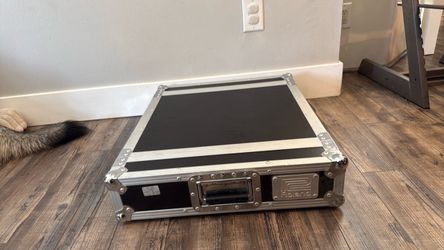 Roland stackable audio road case