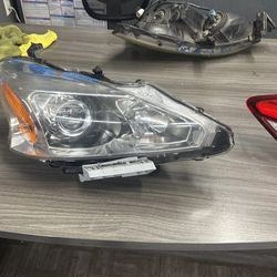 2013 Nissan Altima Headlight Right Side
