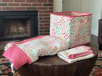 Twin Size Quilt, Pillow Cover, And Storage Basket