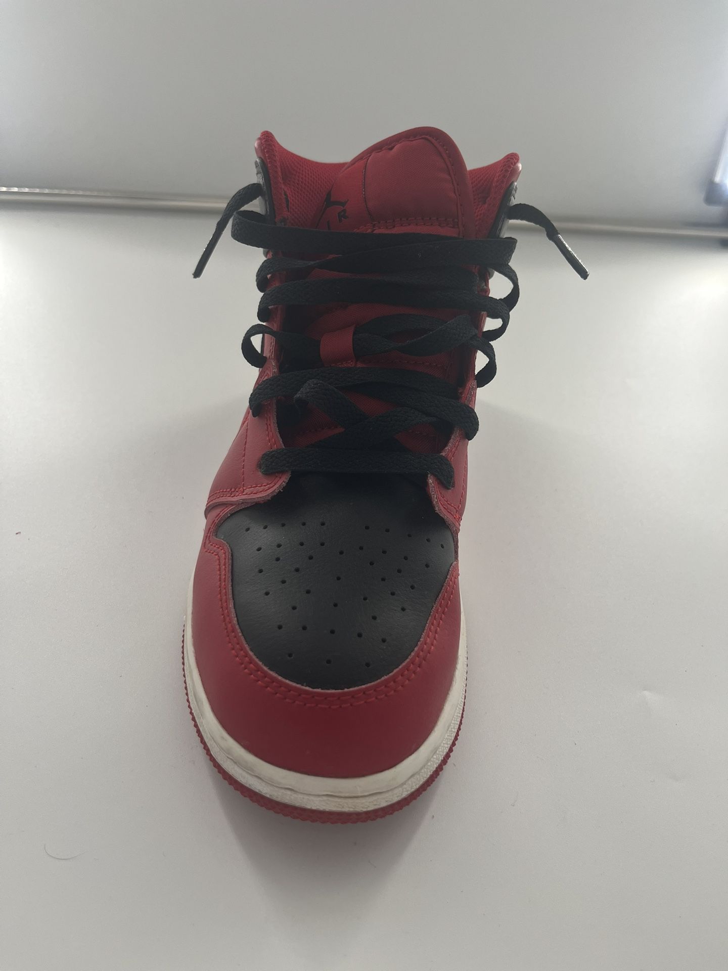 Jordan 1 Mid  “Reverse Bread”