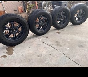 American Racing wheels 20 inch 5 lugs bolt pattern 5x135 Dodge Ram or jeep