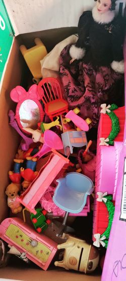 Collectible? girl toys  PENDING