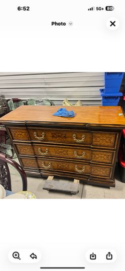 Dresser
