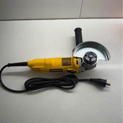 DEWALT - 7 Amp 4.5 in. Small Corded Angle Grinder with 1-Touch Guard DEWALT - 7 Amp 4.5 in. Small Co