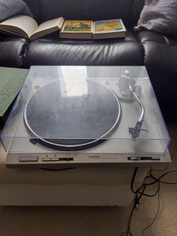 Tecnic Turntable