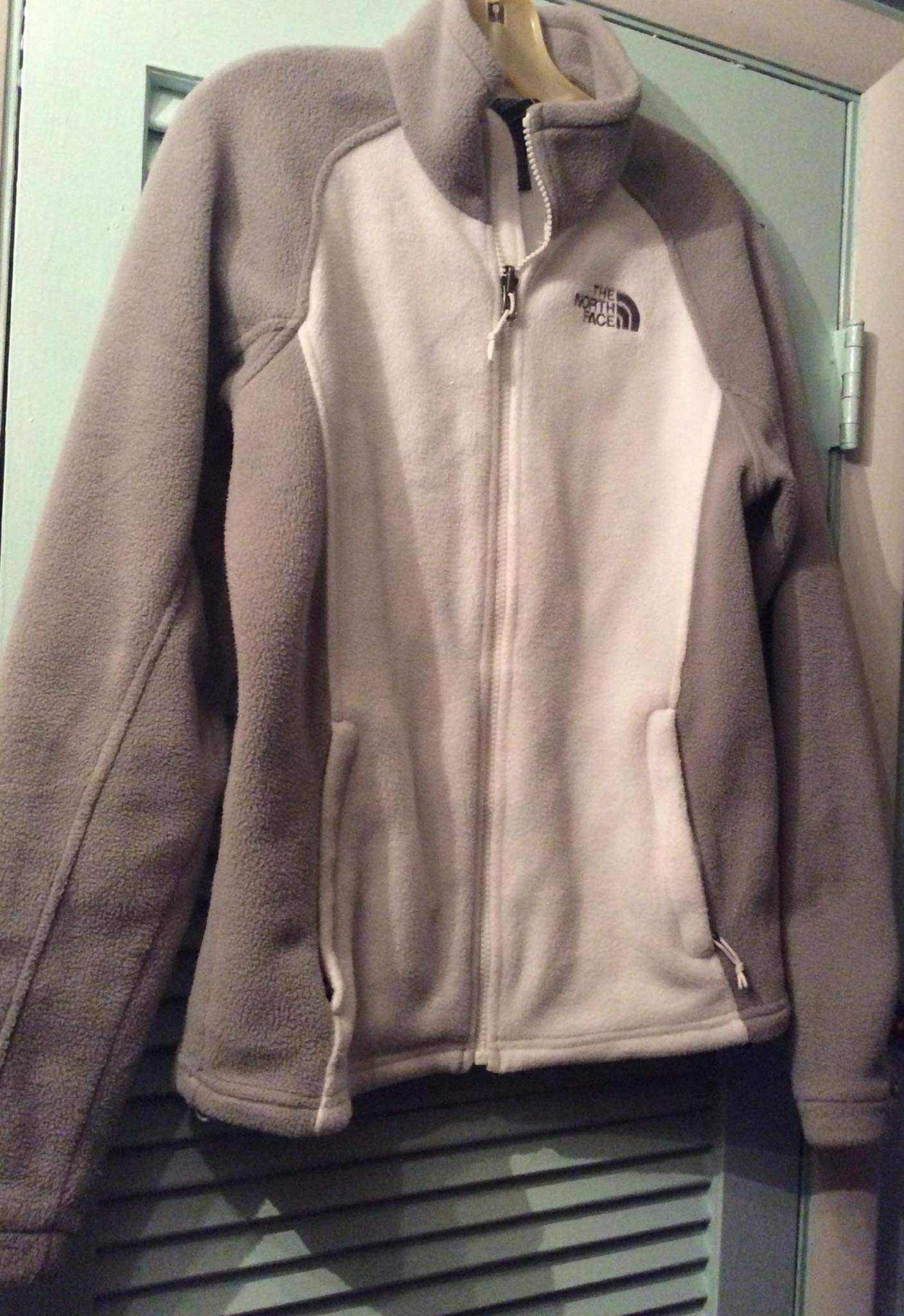 North face coat-sz. Small ladies-comment only when ready to see or buy thanks